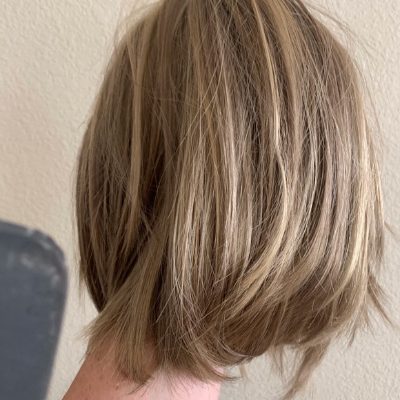 Wig - Picture 3 of 10